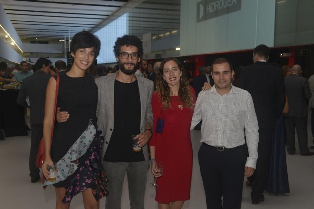 Las periodistas de La Opinión Isabel Manzano y Nuria Guerrero, junto a Rubén García y Antonio Barcelona