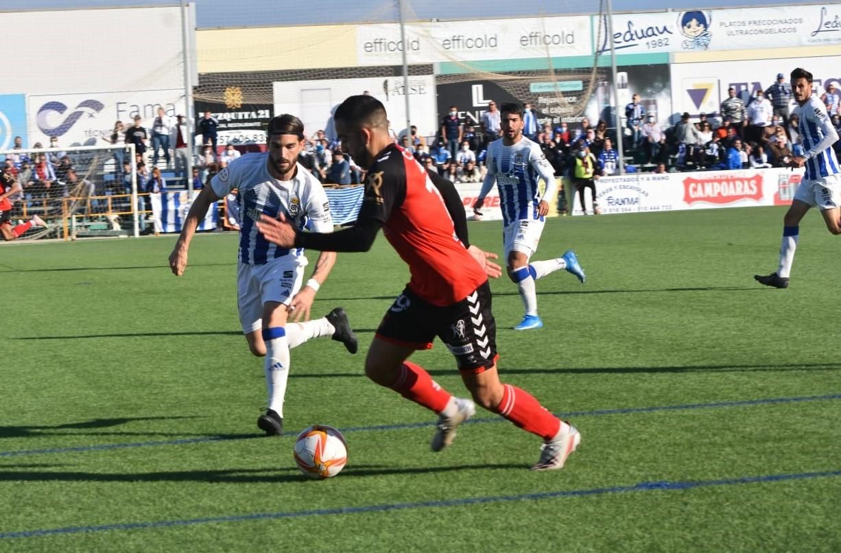 Las imágenes del Salerm Puente Genil-Recreativo de Huelva