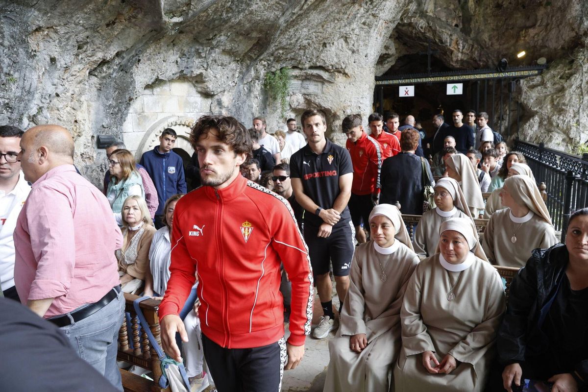 EN IMÁGENES: Visita del Sporting a La Santina en Covadonga