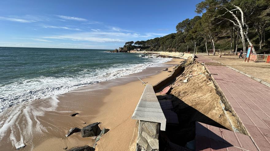 Cedeix una part del passeig de Lloret de Mar a causa del temporal