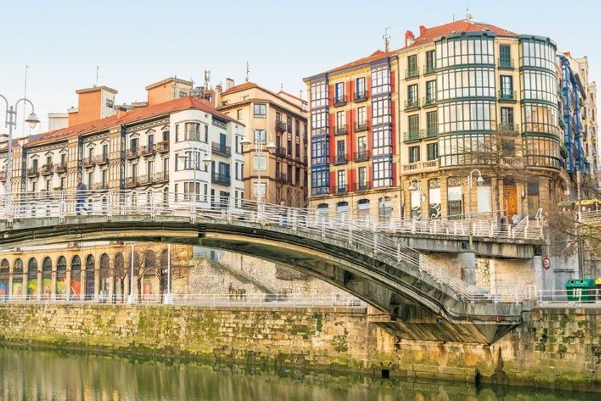 Bilbao, paseo junto a la ría