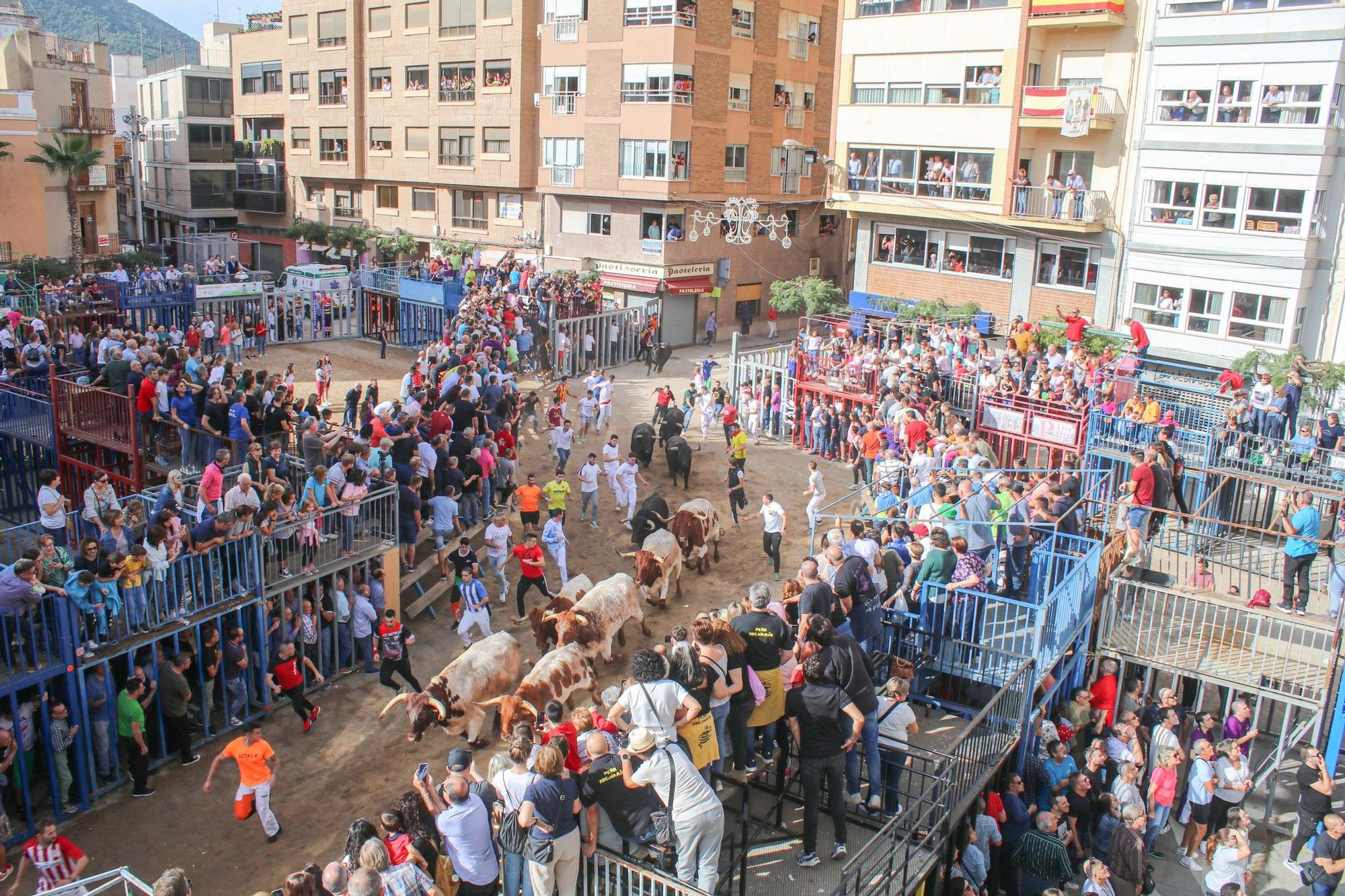 Las mejores imágenes del primer encierro de la Fira d'Onda