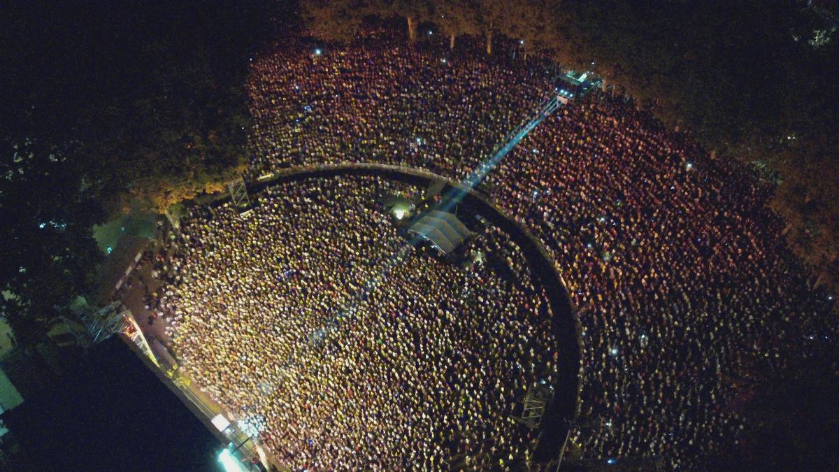El auditorio de Castrelos, abarrotado durante el concierto de Chayanne.