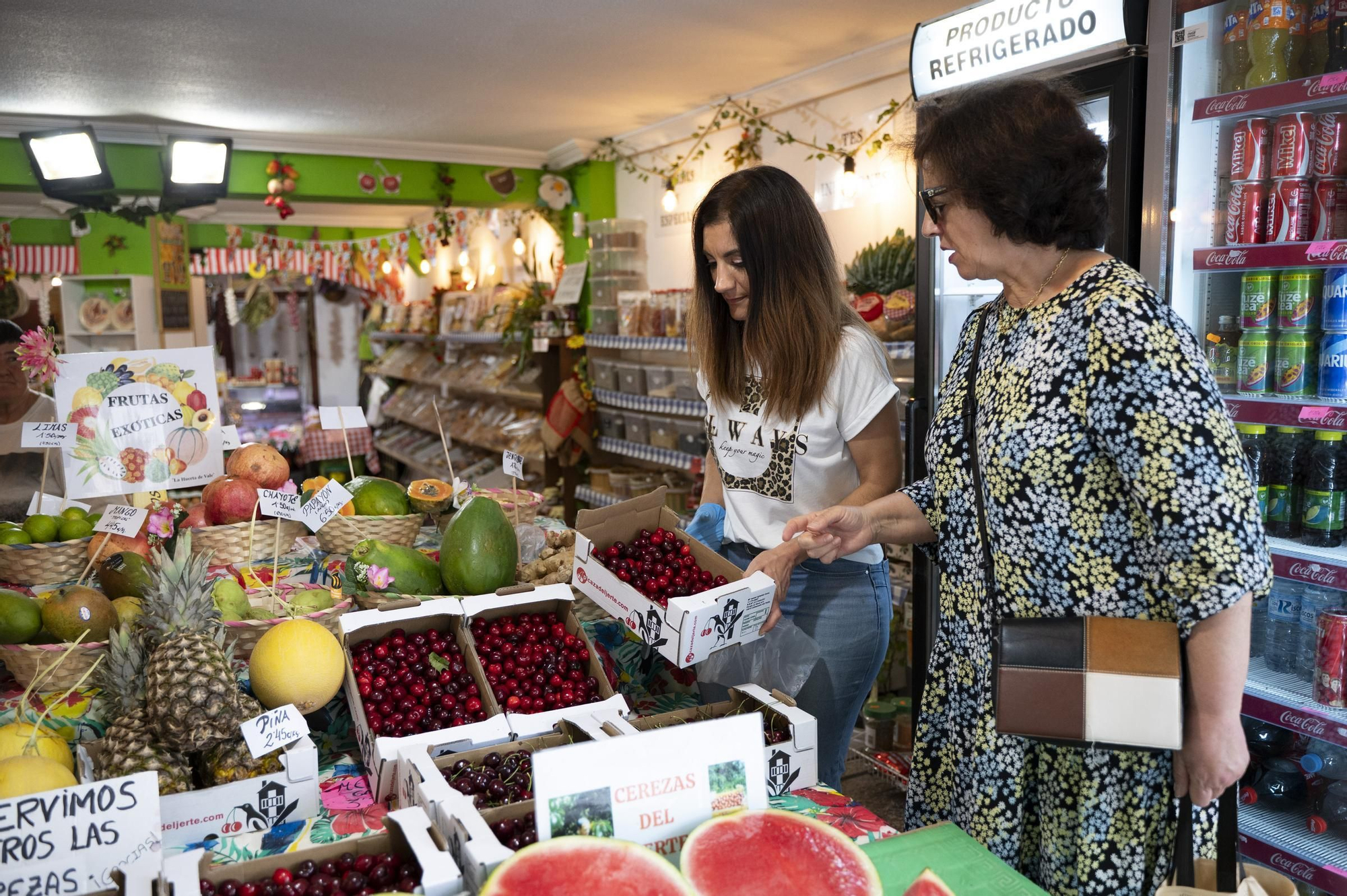 Llegan las frutas de hueso a los establecimientos comerciales