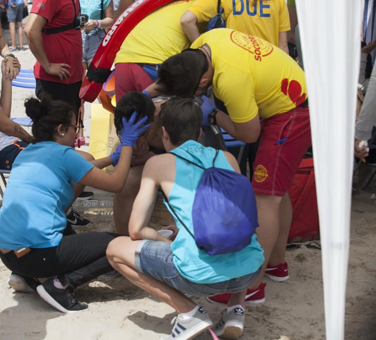 Macrobotellón de Santa Faz en la playa de San Juan