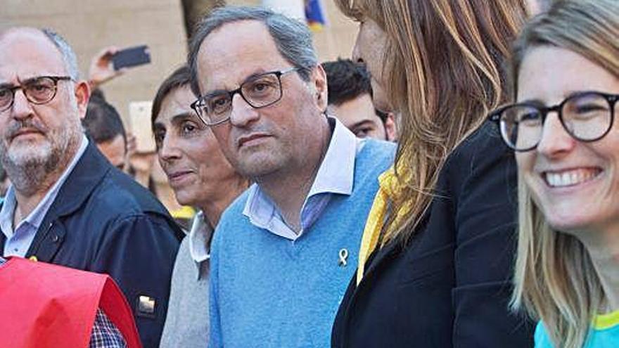 Al mig de la imatge, el president català ahir a la manifestació