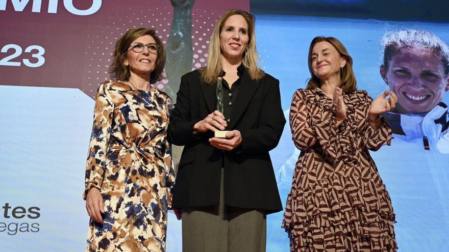 Teresa Portela recibe el Premio Executivas “feliz de seguir soñando y de disputar mis séptimos juegos”