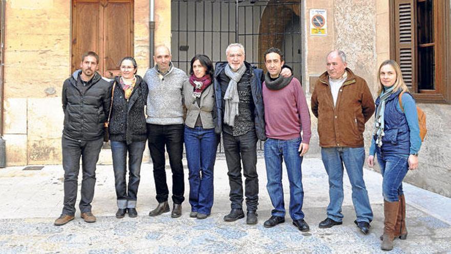 March, en el centro, ayer en Pollença junto al resto de portavoces.