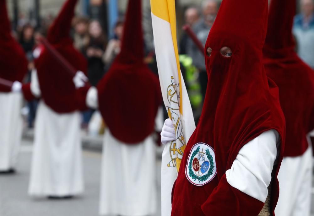 Procesión de la Hermandad de los Estudiantes de Oviedo