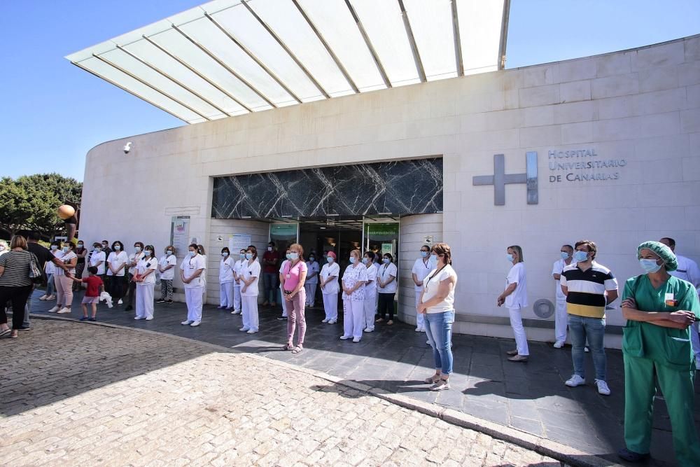 Minuto de silencio en el HUC