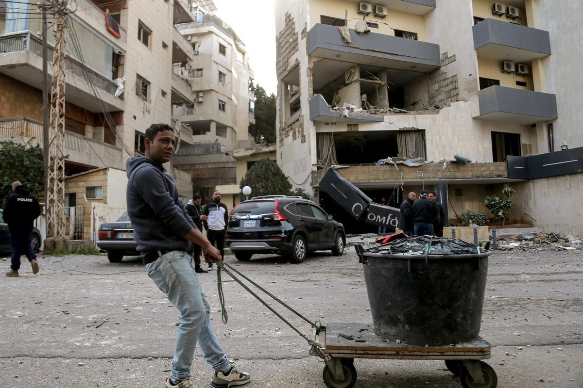 Bu Çarşamba İsrail saldırılarından etkilenen Baabda şehrindeki Comfort Oteli.