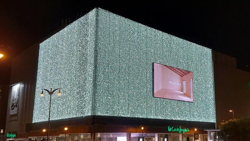 Las tiendas de El Corte Inglés ya lucen con su tradicional iluminación navideña