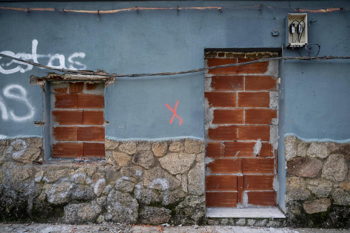 Galería | Comienzan los derribos en la calle Alto de Fuente Fría de Cáceres