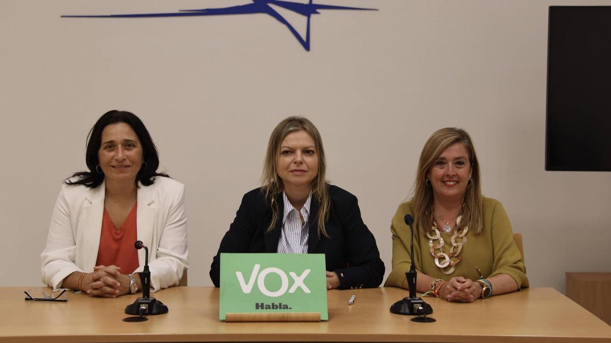 Leticia Marinero, Arancha Martínez Riola y Mari Cruz Coto Toledano