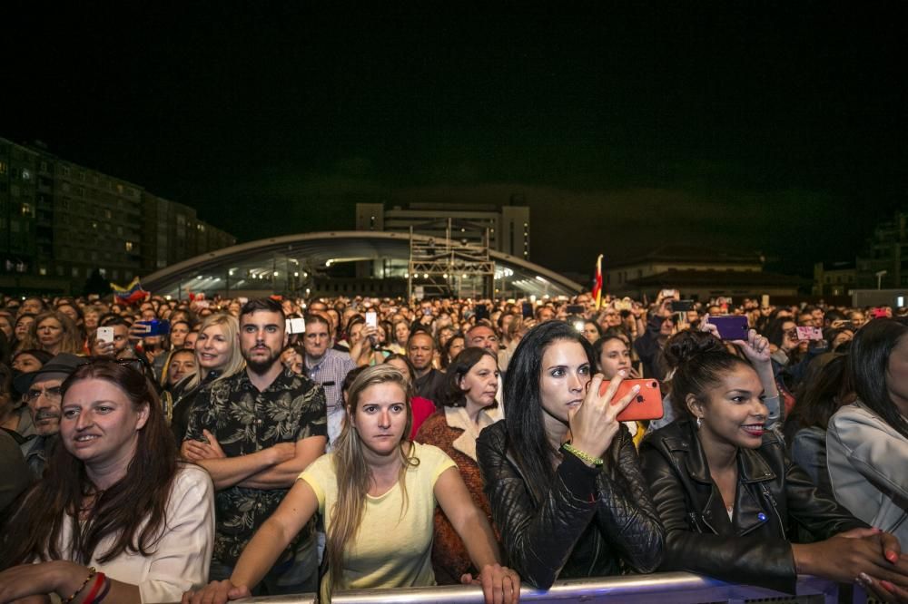 Marta Sánchez y Carlos Baute actúan en Oviedo