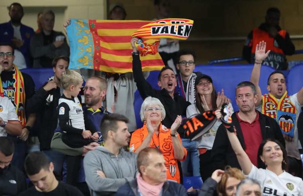 La afición en el Chelsea - Valencia CF