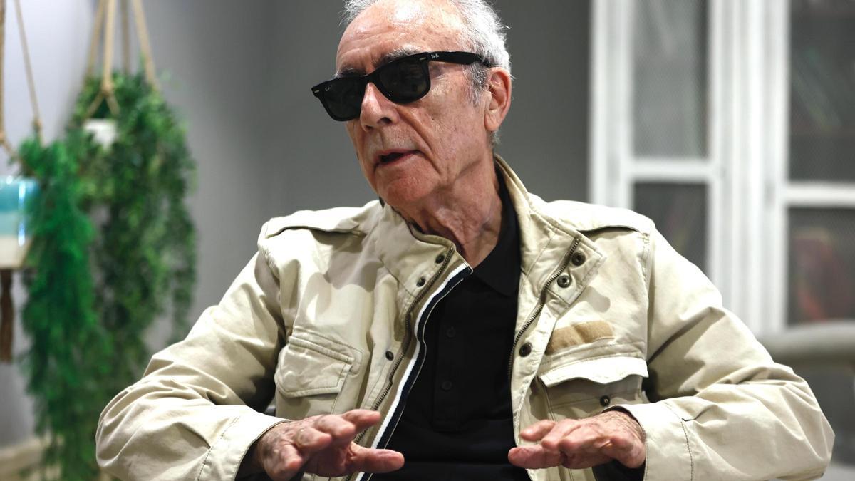 El autor valenciano Juan José Millás, durante la entrevista.