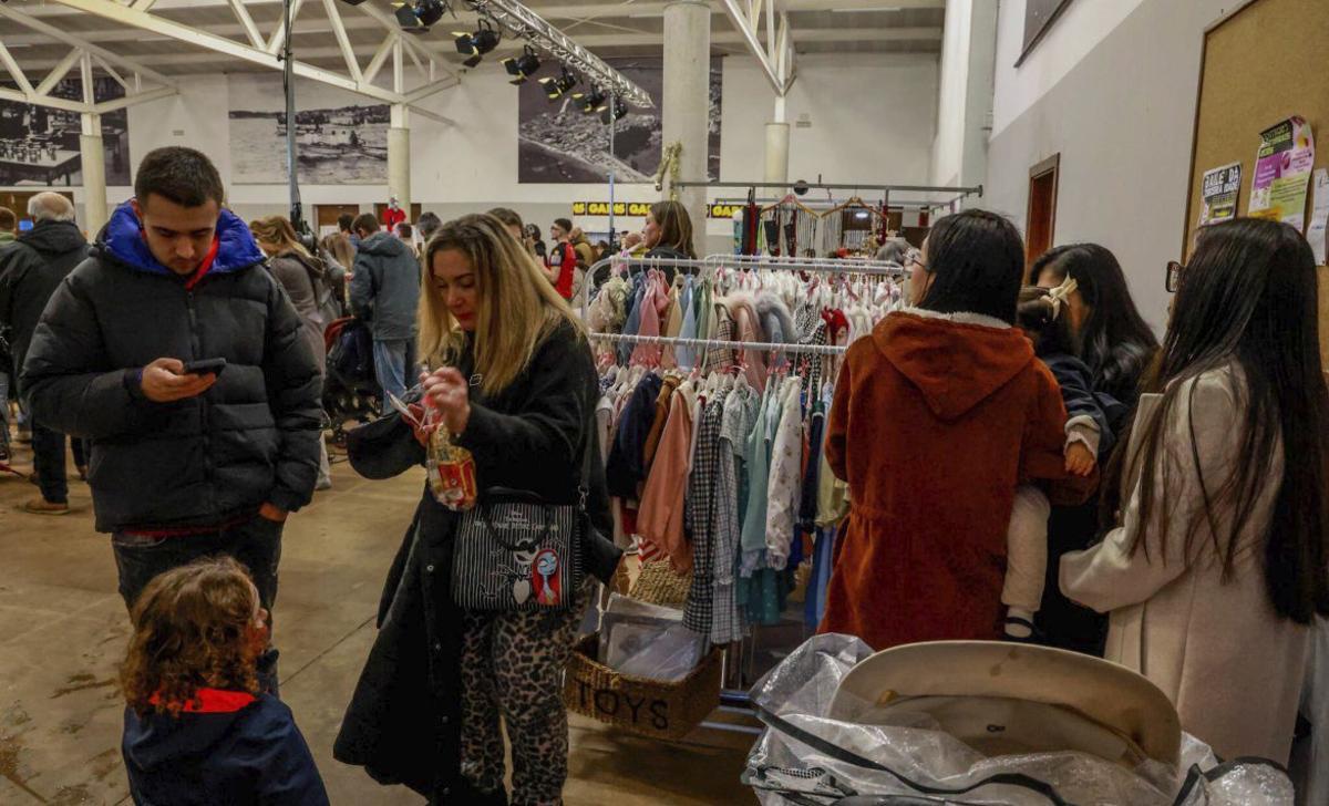 Un momento del desfile, con la concejala de Deportes. | IÑAKI ABELLA