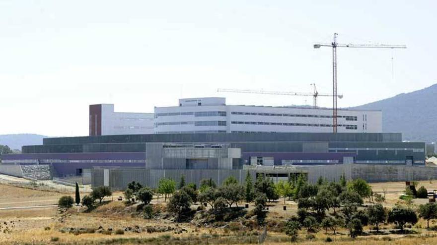 La constructora del hospital de Cáceres y Don Benito gestionará servicios no sanitarios