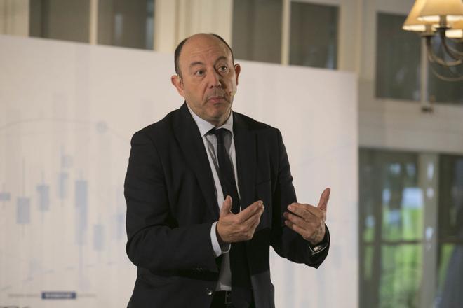 Gonzalo Bernardos, economista: "Hi ha una part de la població que no vol treballar i prefereix cobrar la prestació per desocupació"