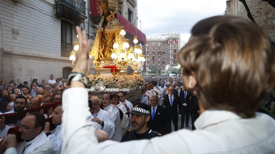 La imagen original de Mare de Déu preside el primer acto en el Centenario de la Coronación