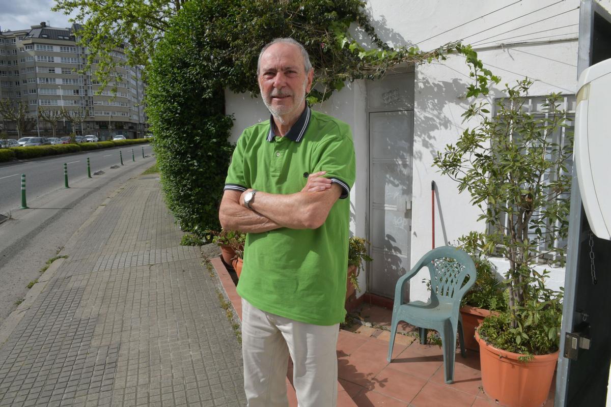 Manuel Lourido, propietario de la casa que sobrevive entre los edificios en la avenida Alcalde Pérez Arda