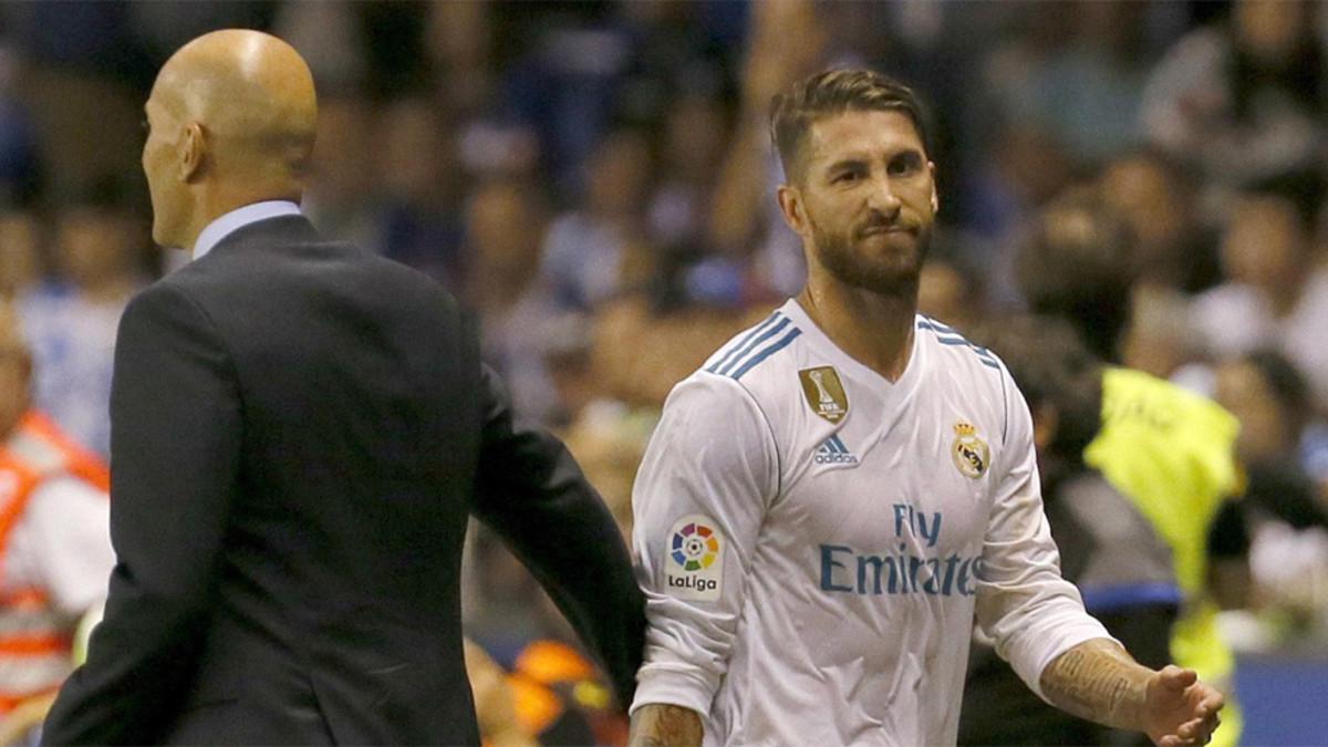 Zinedine Zidane con su capitán Sergio Ramos