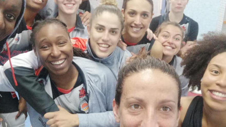 Las jugadoras del Valencia BC celebran la victoria en Lugo