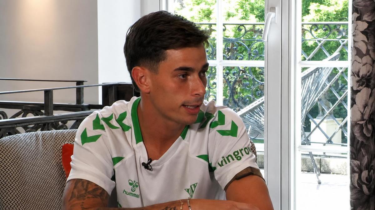 Valentín Gómez, en una entrevista con el Betis