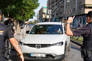Juana Rivas entrega el niño a su padre, con quien ya viaja hacia Italia