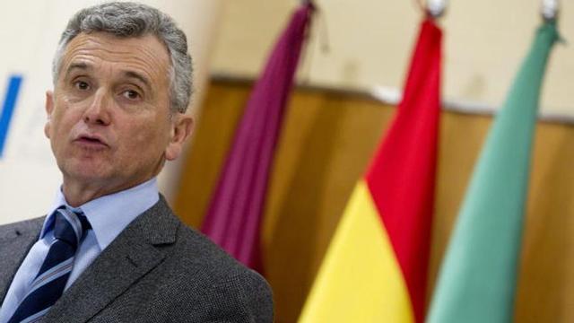 El consejero andaluz de Cultura, Paulino Plata, durante su intervención en el Fórum Europa Tribuna Andalucía, donde ha anunciado el comienzo de las obras de restauración del claustro del Convento de la Trinidad de Málaga, donde proyecta ubicar una nueva sede del Instituto Andaluz de patrimonio Histórico (IAPH).