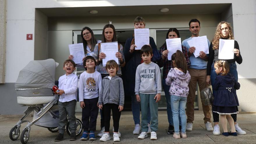 Seis niños de dos aldeas de Gondomar se quedan sin taxi para ir al cole