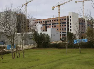 La obra del Hospital de Cabueñes, abocada a juicio tras la rescisión del contrato con la UTE por "incumplimientos"