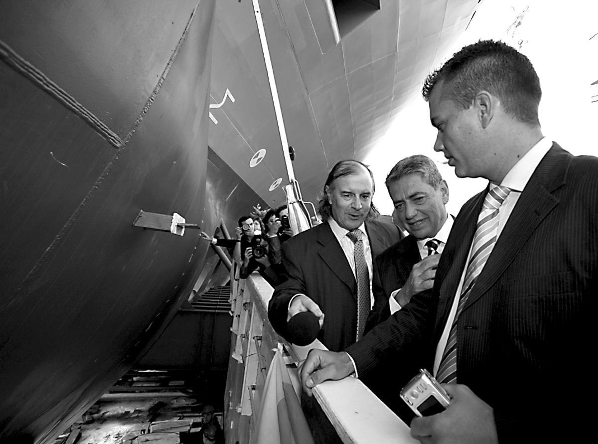 Antonio Armas, en el centro.