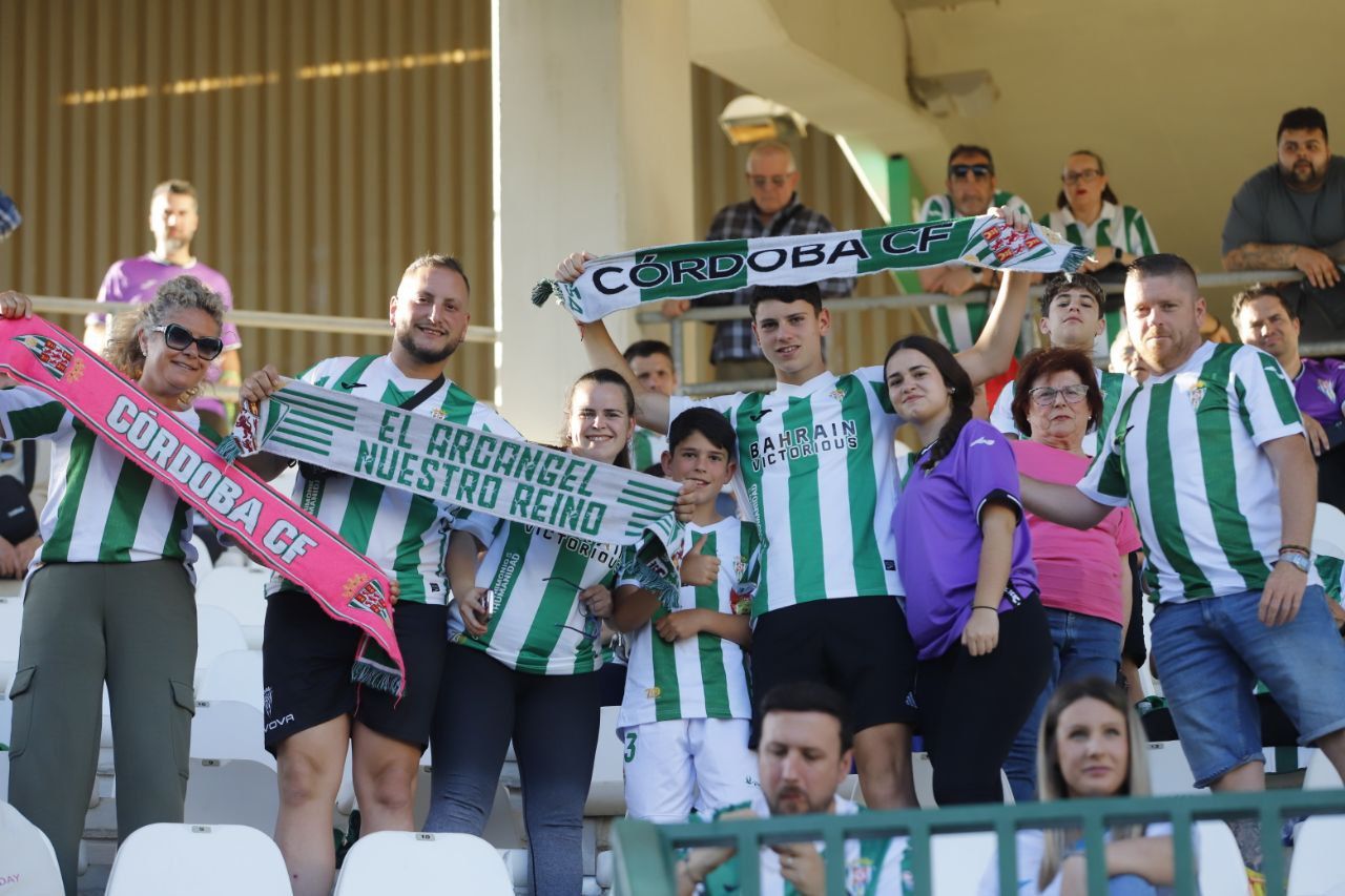 Córdoba CF-Mirandés: las imágenes de la afición en El Arcángel