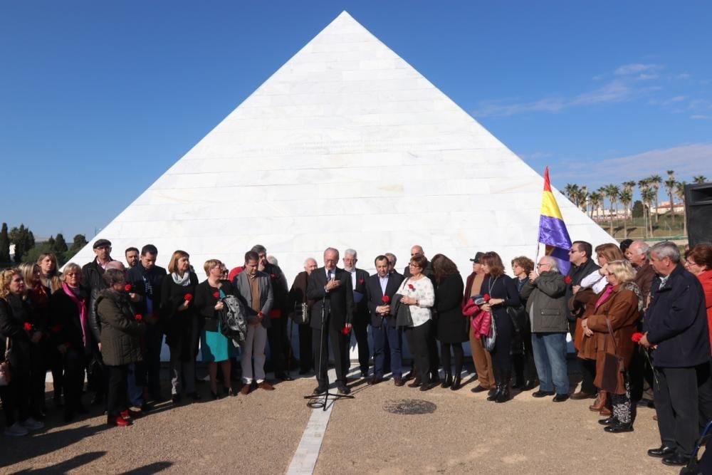 Primer homenaje oficial a las víctimas del franquismo en Málaga