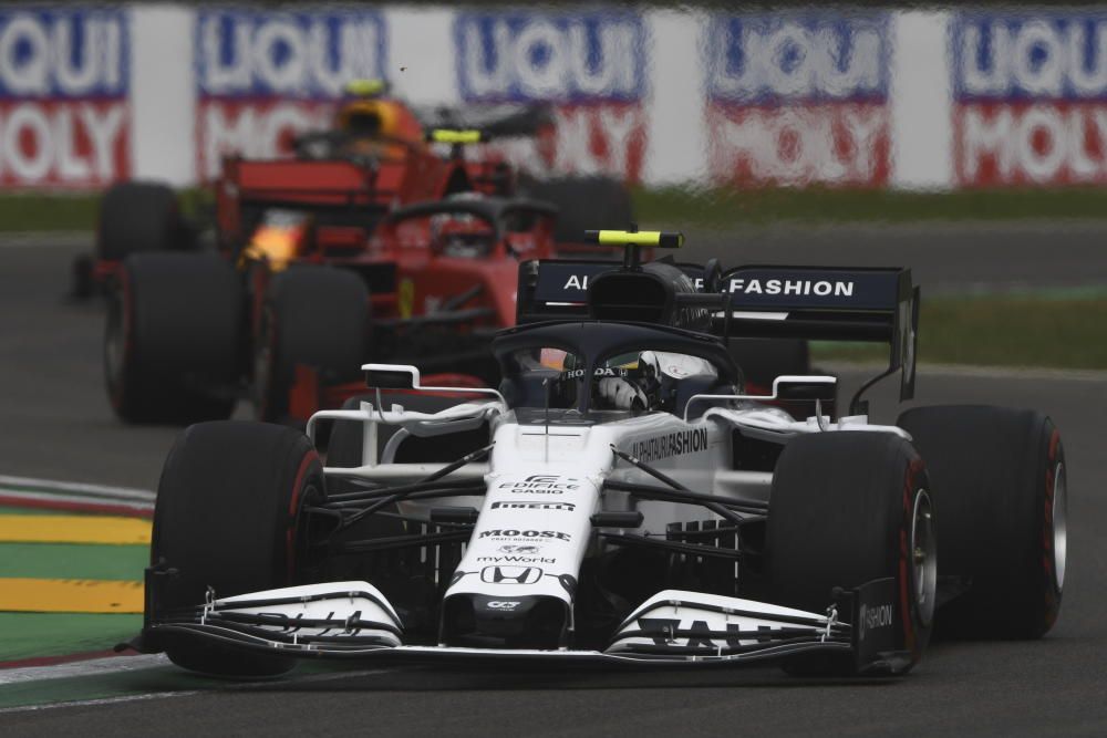 Hamilton se impone en Imola.