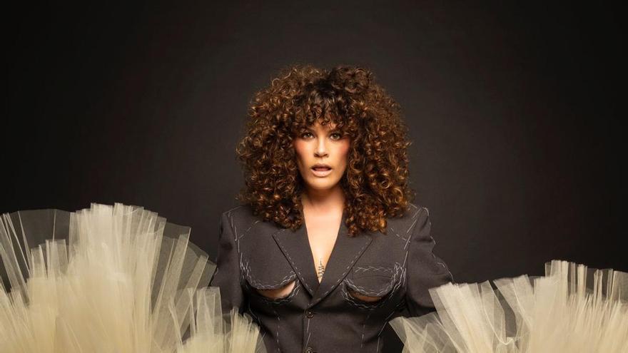 Mel Ömana reinterpreta ‘I&#039;m a Queen’ en una nueva versión con alma de tango