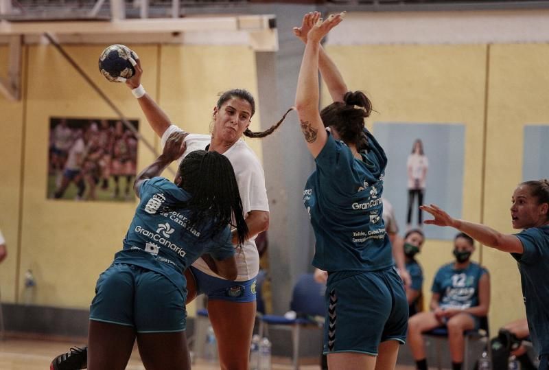 Salud-Rocasa | 15/08/2020.Partido de balonmano de la Copa Gobierno de Canarias.  | 15/08/2020 | Fotógrafo: María Pisaca Gámez