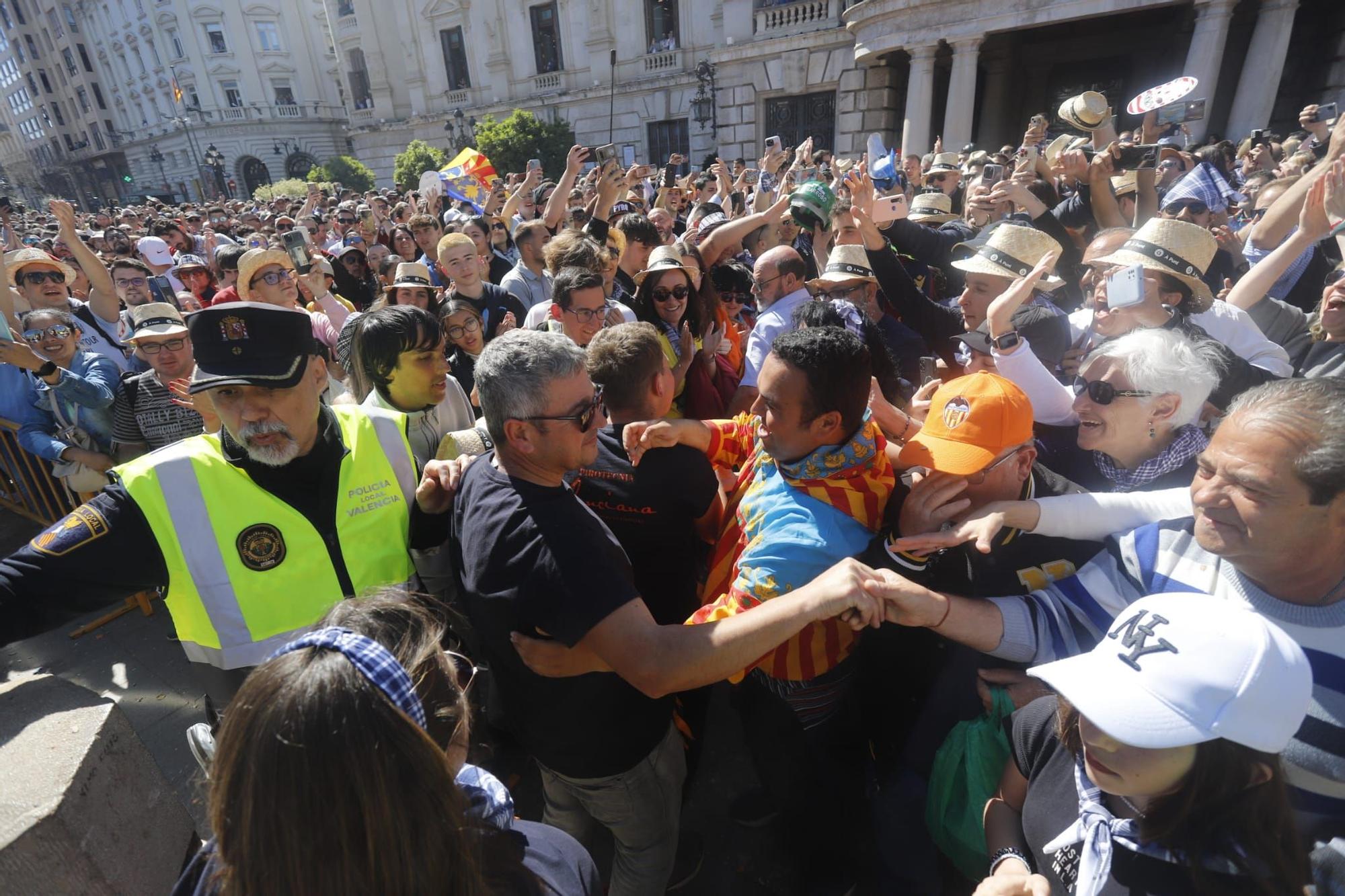 Todas las fotos de la mascletà de hoy, 19 de marzo