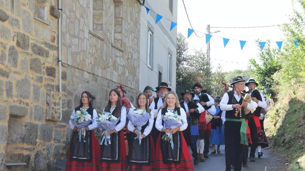 El homenaje de José Velasco a su abuelo en la Loya de San Martín de Castañeda
