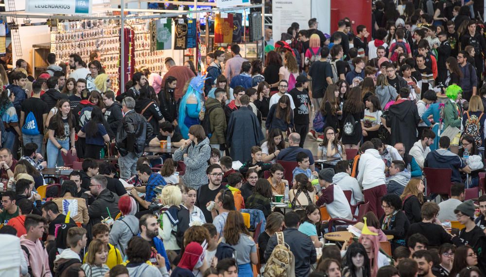 Miles de personas acuden al evento dedicado a la cultura japonesa celebrado en la provincia de Alicante