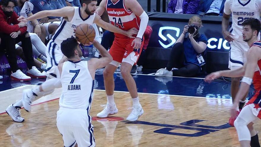 Aldama y sus Grizzlies se hacen con la victoria ante el peor equipo de la NBA, los Wizards