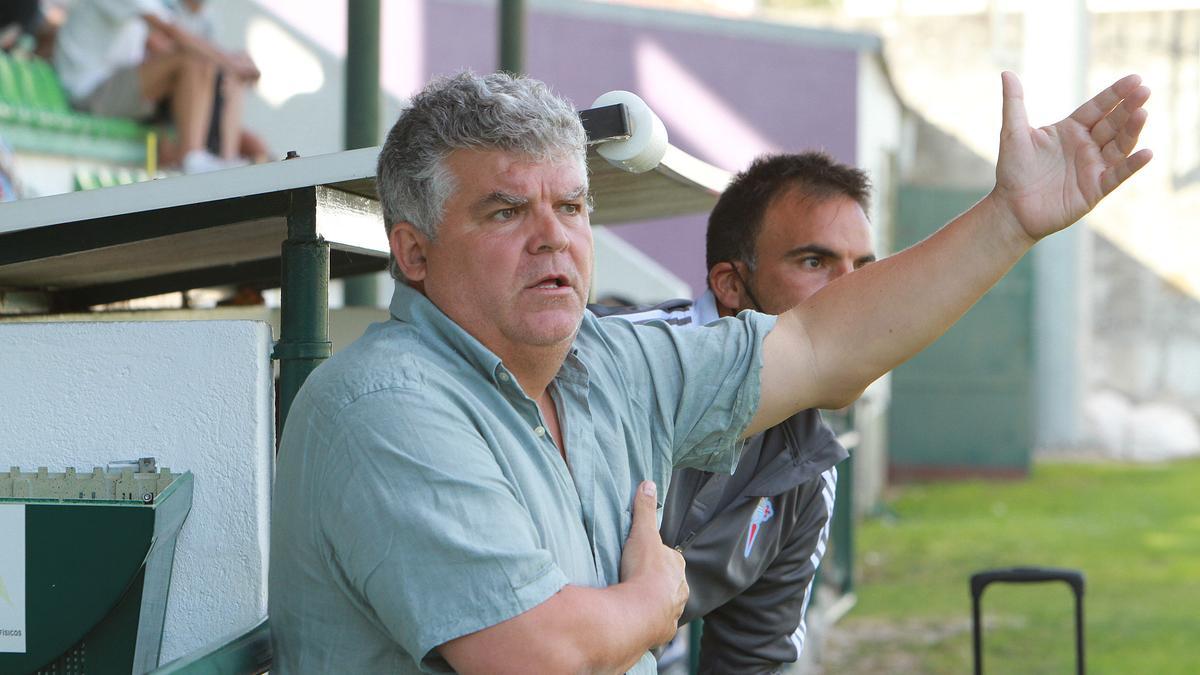 El entrenador del Celta B, Onésimo Sánchez.