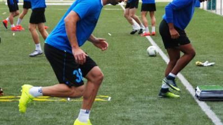 Pecha, durante un entrenamiento del Torrevieja.