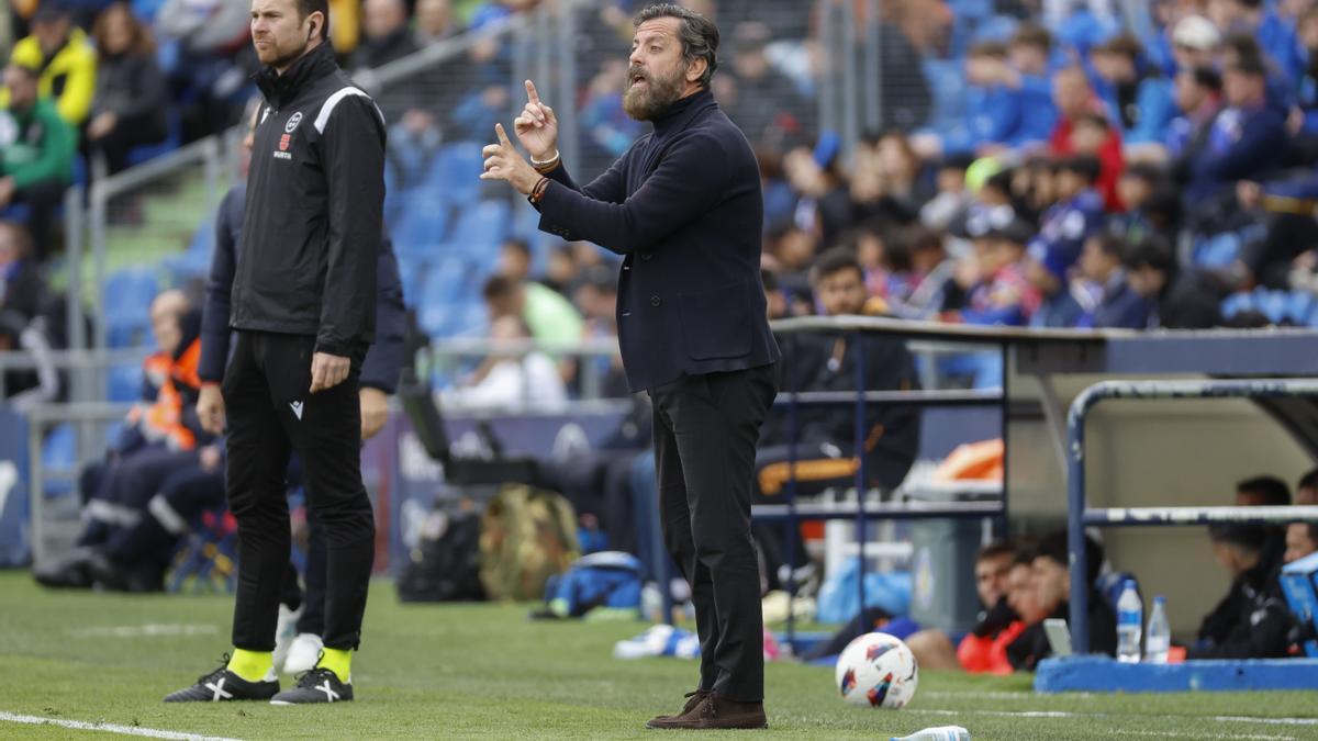 Quique responde al racismo de un sector del Coliseum: "Es aberrante"