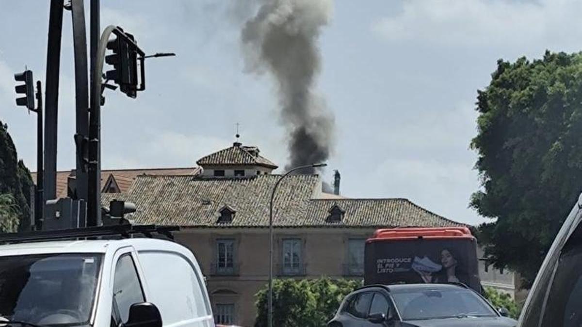 Incendio en la plaza Ceballos de Murcia