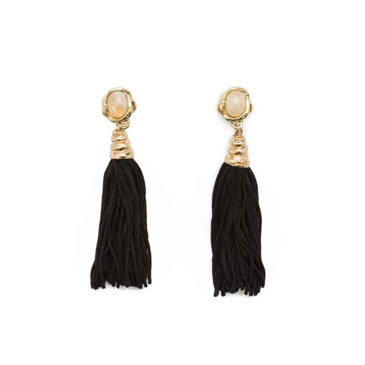 Pendientes tejido pompón de Bimba &amp; Lola (28€)