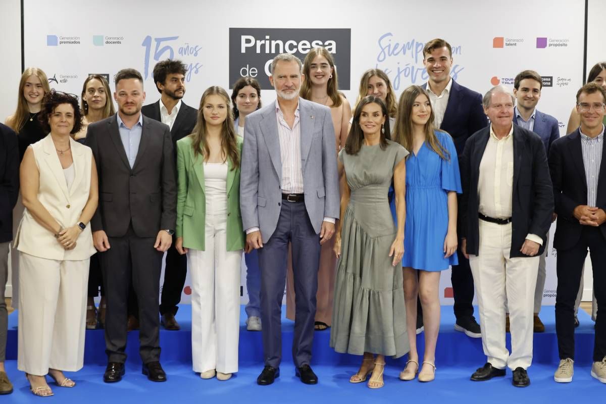 El rey Felipe VI, la reina Letizia, la princesa Leonor y la infanta Sofía en un acto oficial previo a los Premios Princesa de Girona 2024