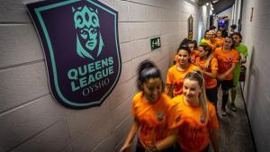 Jugadoras de la Queens League antes de un partido.